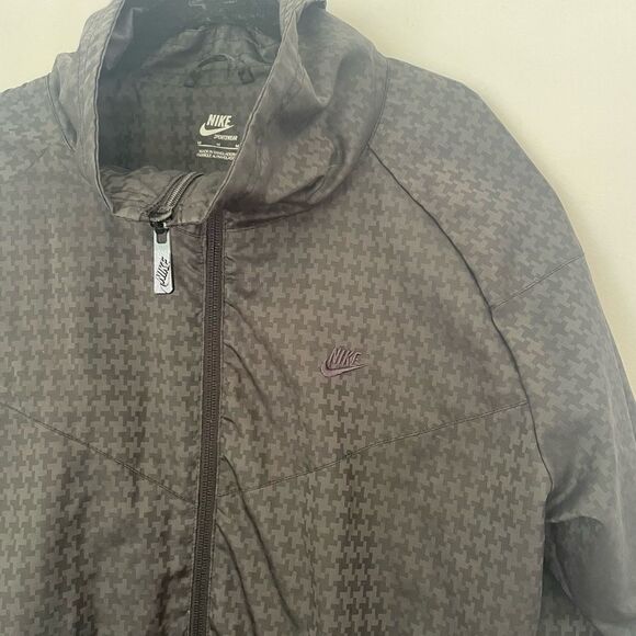 Nike Womens Grey Fullzip goemetric print running workout vented Jacket medium - Picture 3 of 10